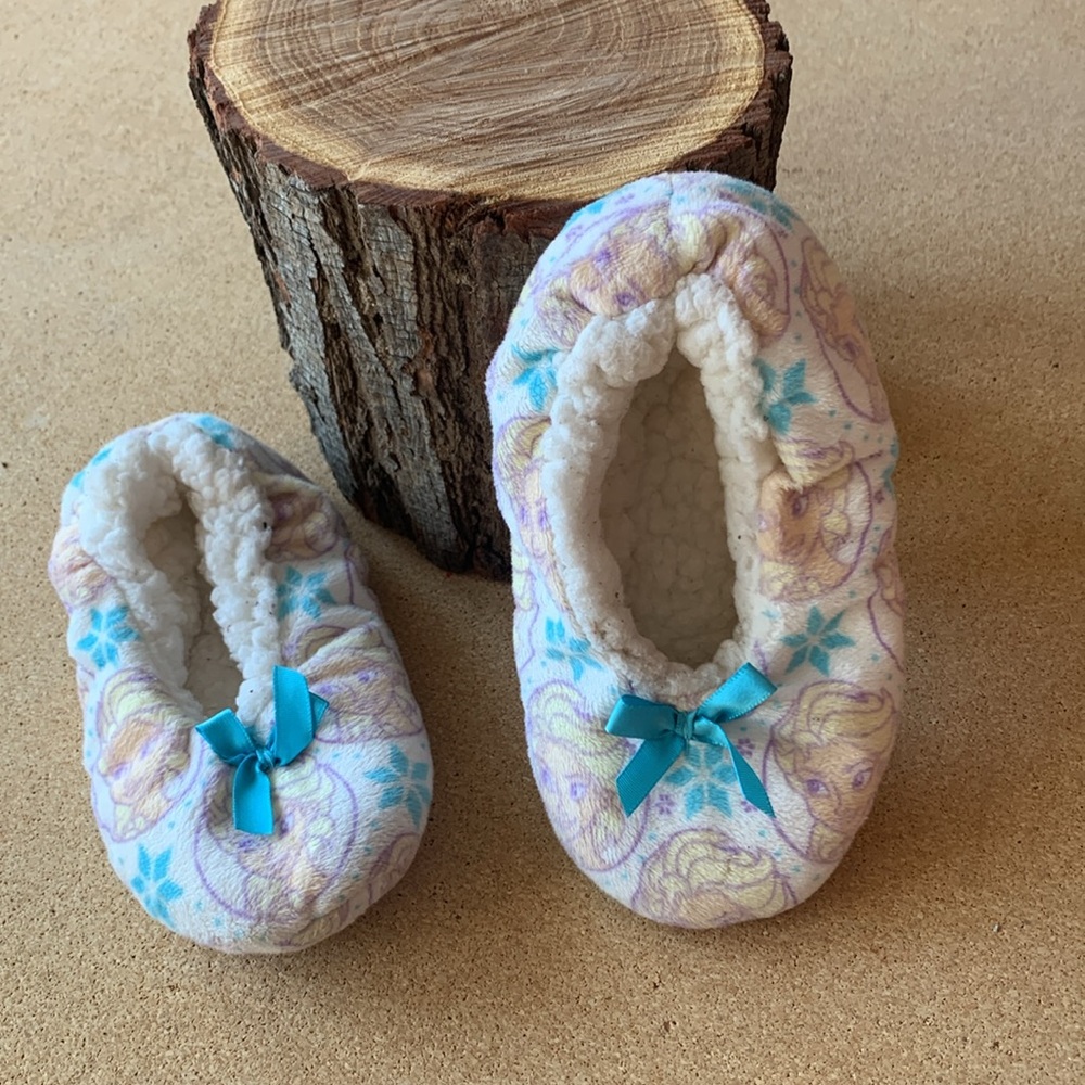 Disney Baby Girl Sleepers - Picture 2 of 9